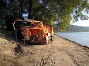 Arbeitswagen von Rudolf Haubenberger GmbH an Strand